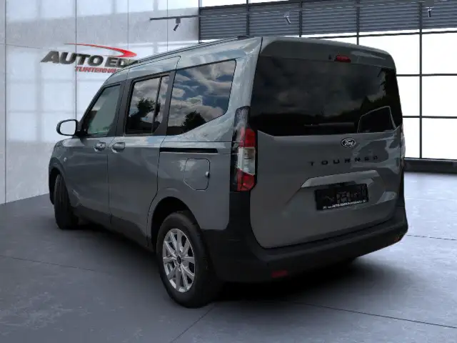 Ford Tourneo Courier view 3