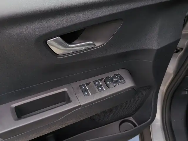 Ford Tourneo Courier view 8