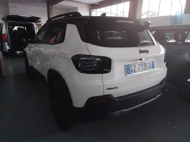 Jeep Avenger view 8