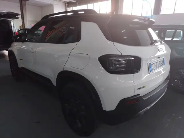 Jeep Avenger view 5