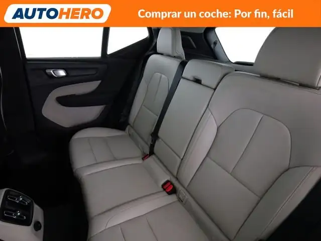 Volvo XC40 view 15