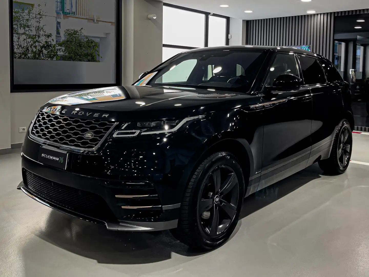 Land Rover Range Rover Velar 2.0d i4 R-Dynamic S 240cv auto my19 Noir - 1