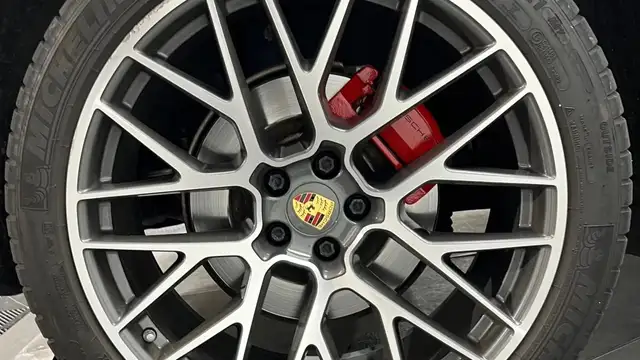 Porsche Macan view 20