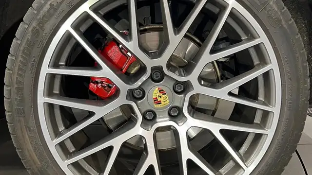Porsche Macan view 23