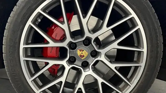 Porsche Macan view 21
