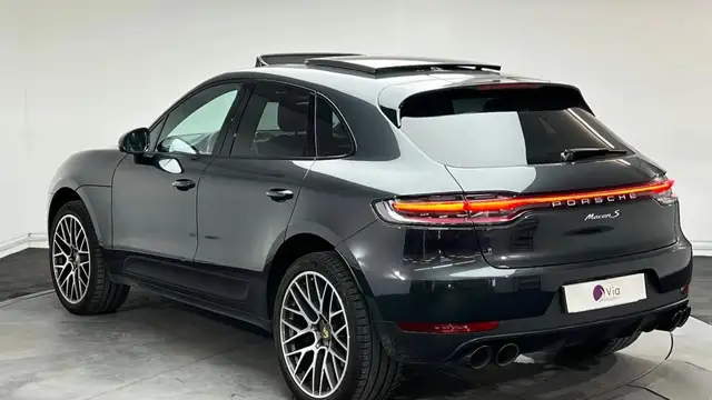 Porsche Macan view 6