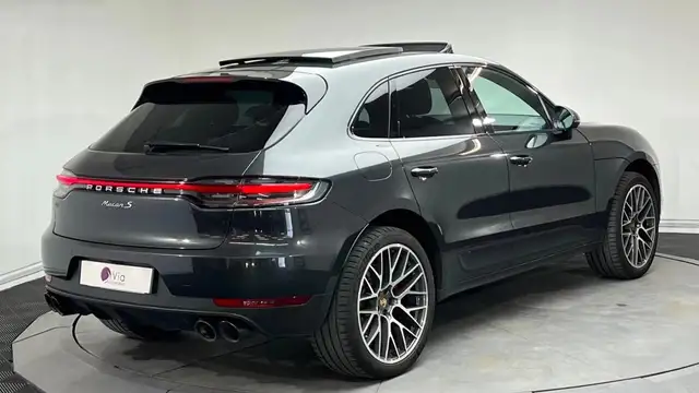 Porsche Macan view 5