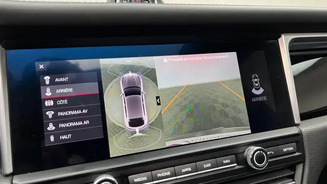Porsche Macan view 10