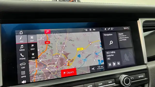 Porsche Macan view 12
