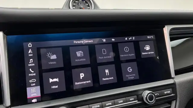 Porsche Macan view 15