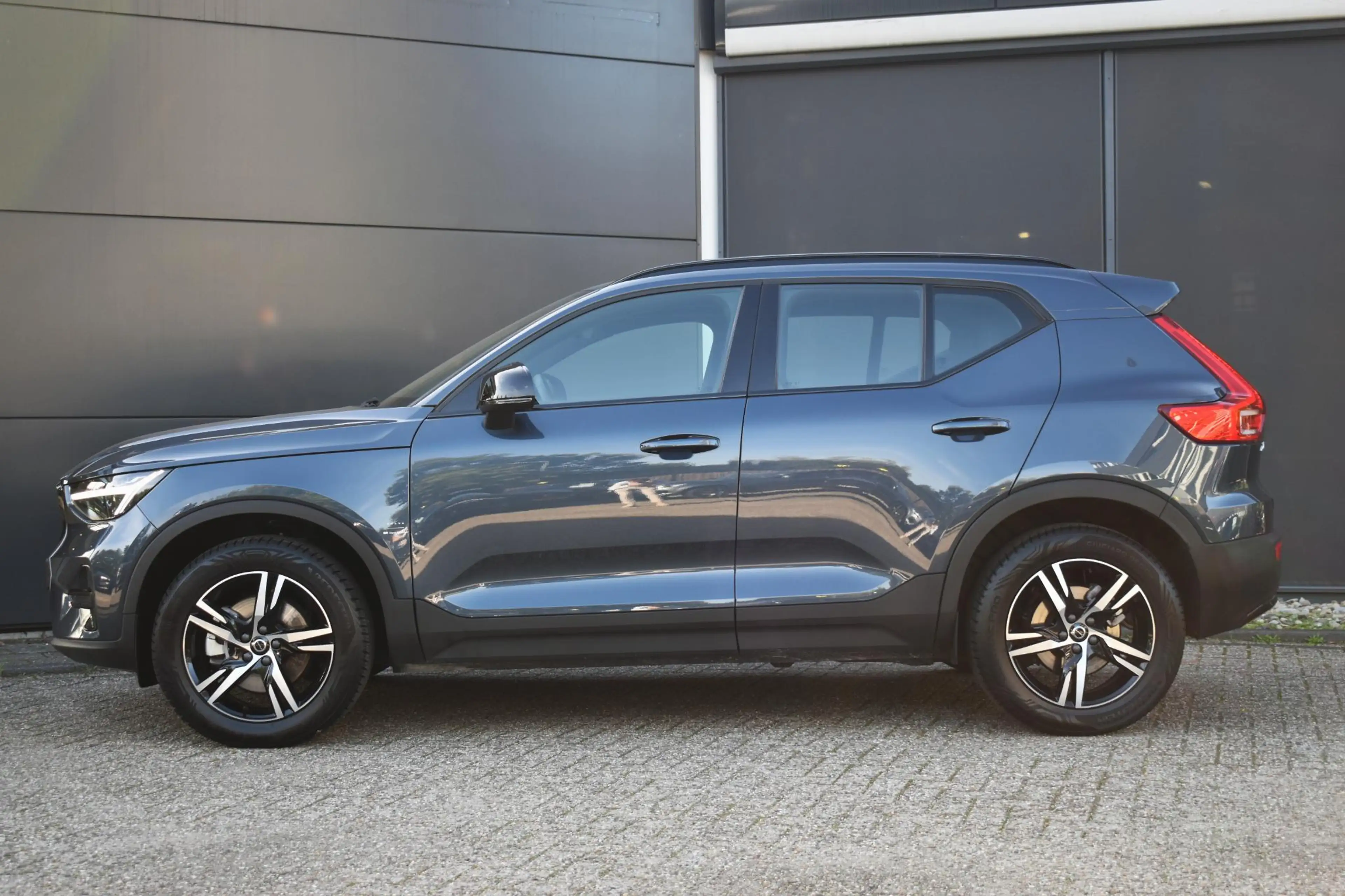 Volvo XC40 B4 Plus Dark | Trekhaak | Verwarmbare voorstoelen, — photo 6