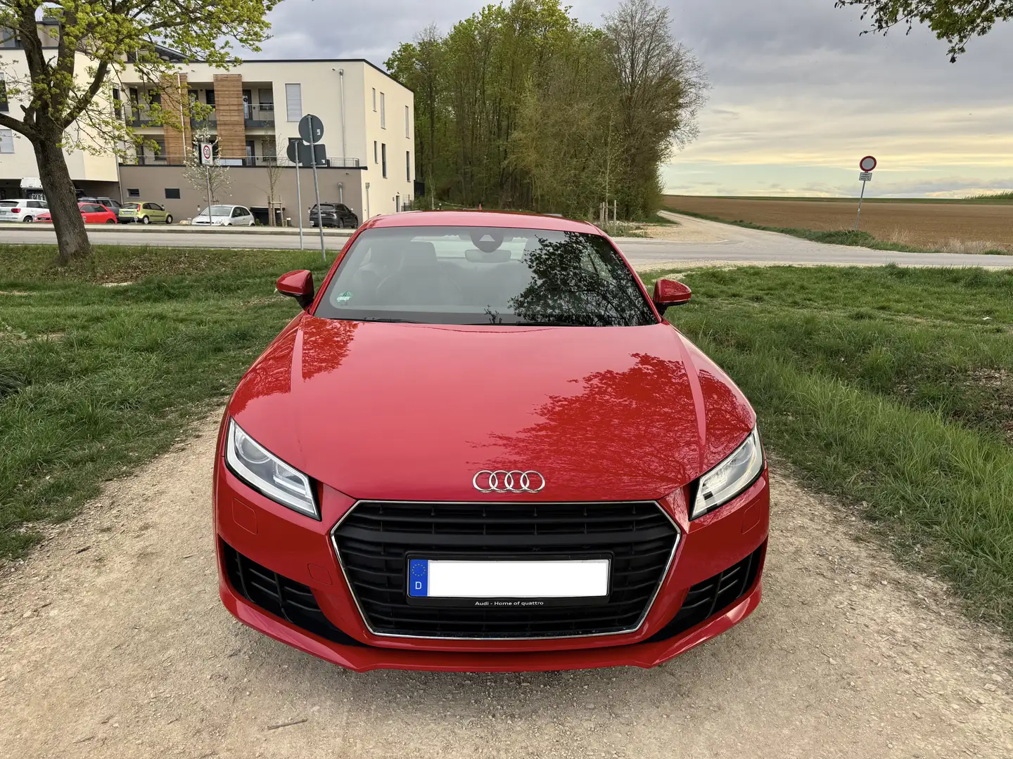 Audi TT Coupe 2.0 TFSI Rot - 2