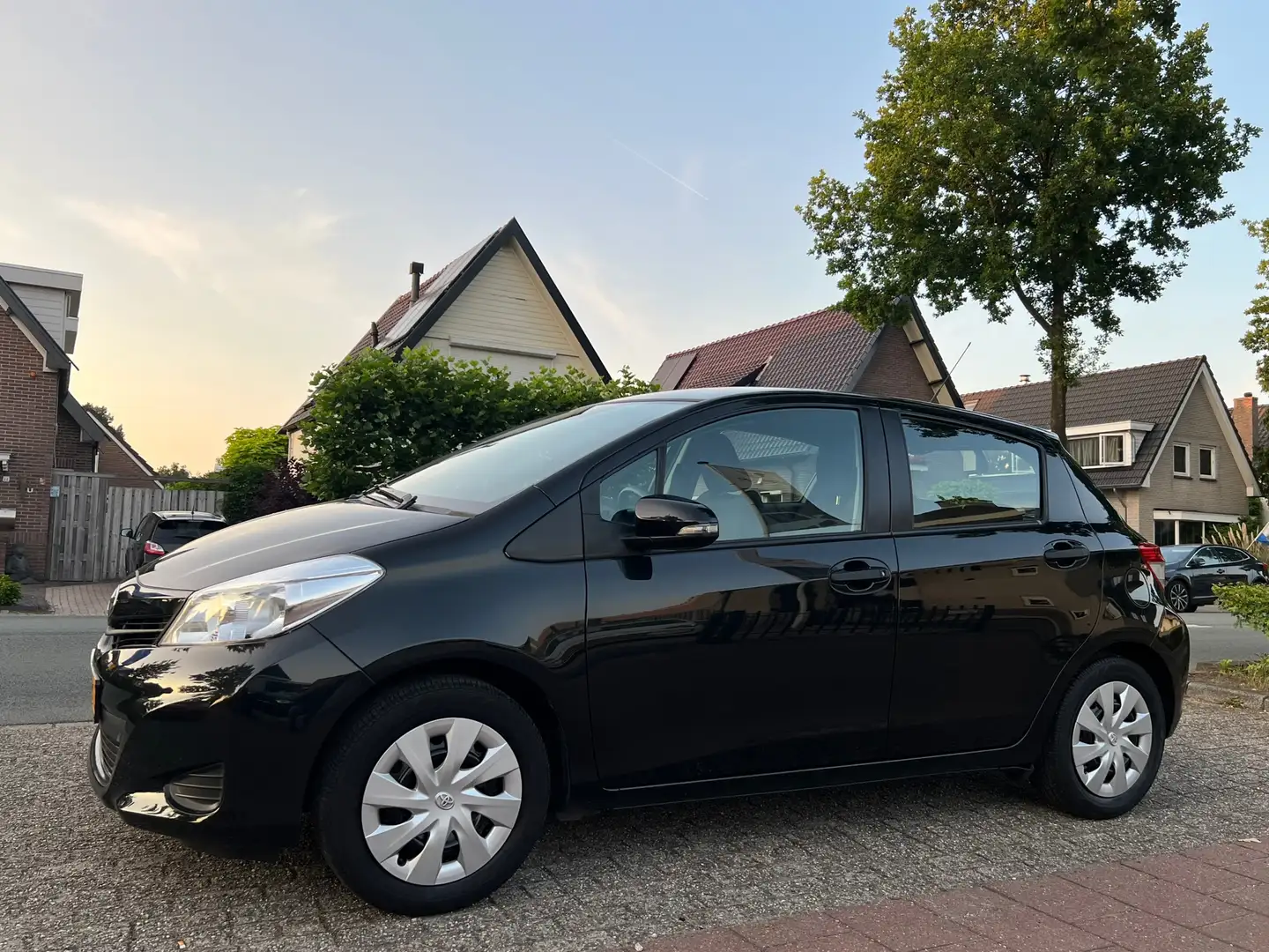 Toyota Yaris 1.0 VVT-i Exclusive 73.000 km Dealer Onderhouden! Noir - 1