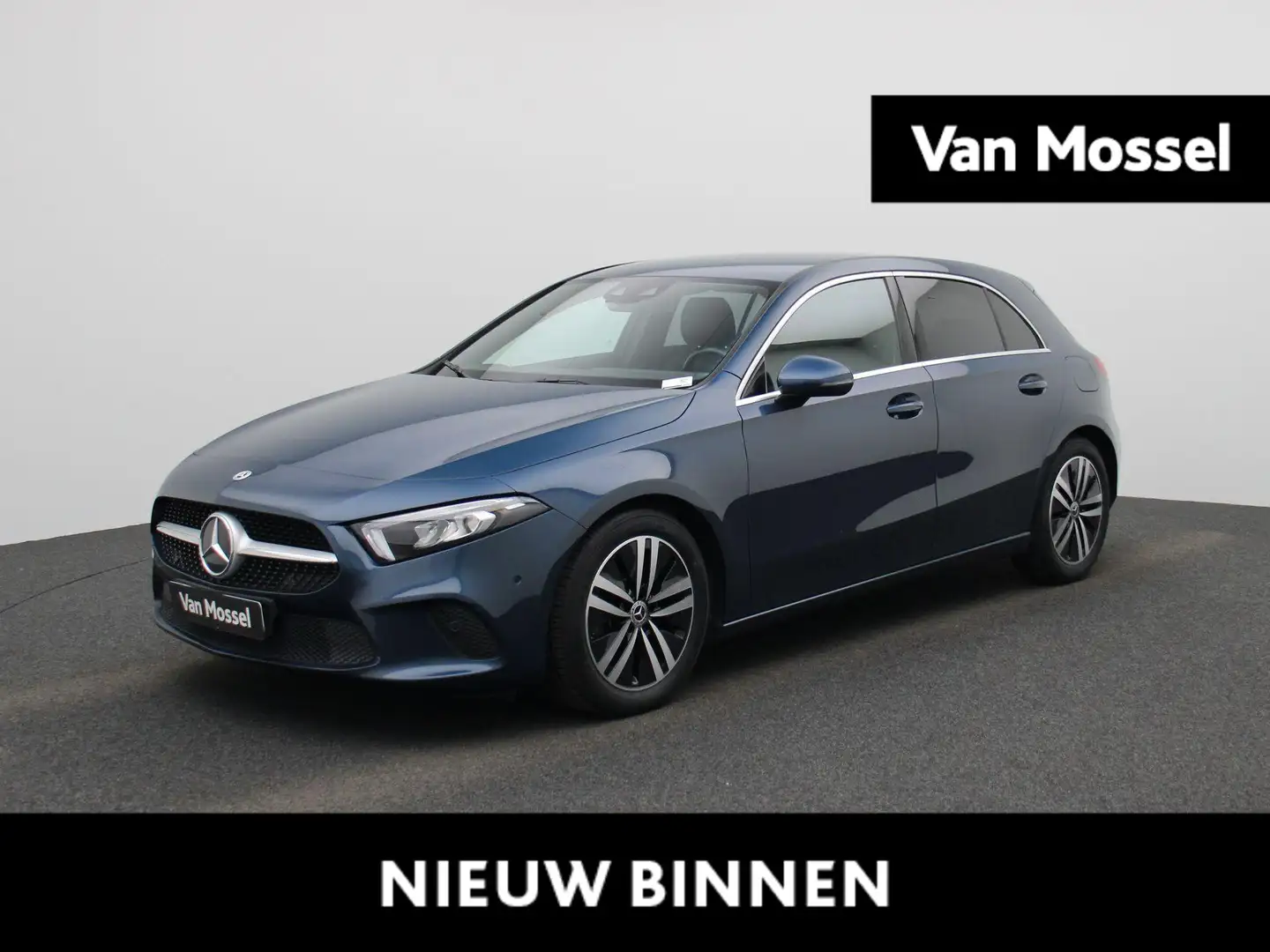Mercedes-Benz A 180 Business Solution | ACHTERUITRIJCAMERA | NAVIGATIE Blauw - 1