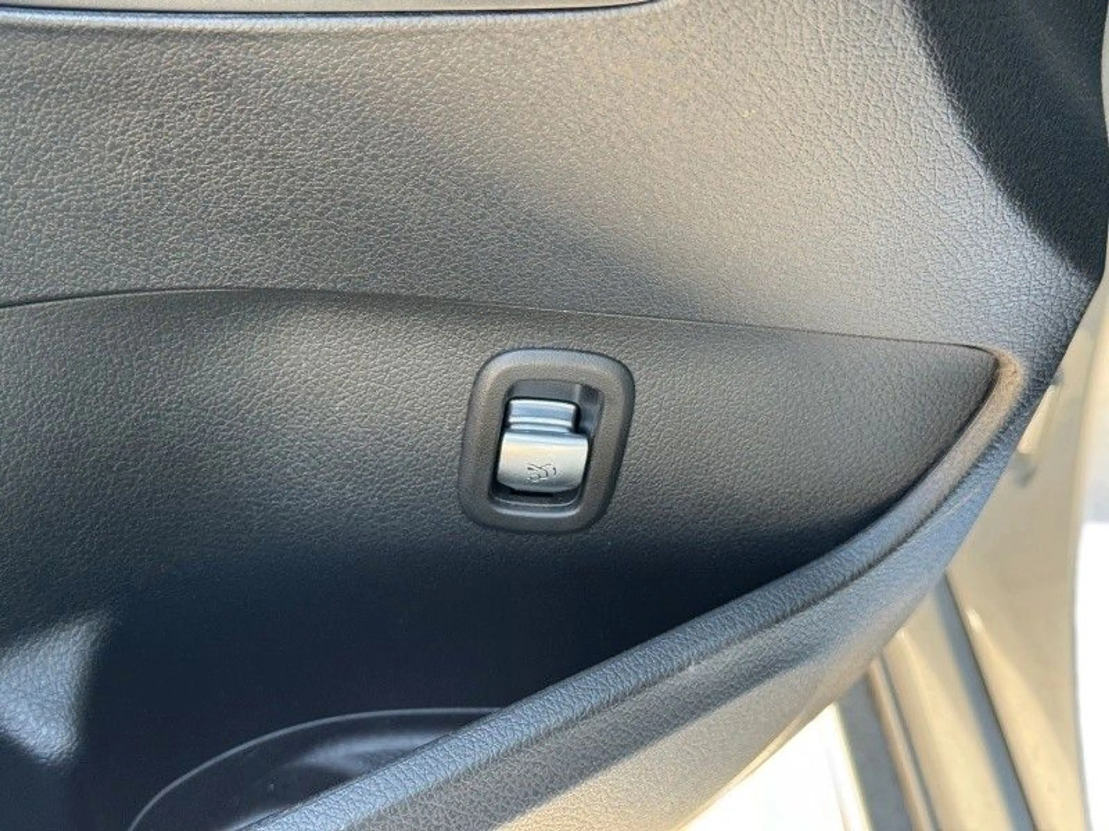 Mercedes-Benz C 220 d AMG Line — photo 22