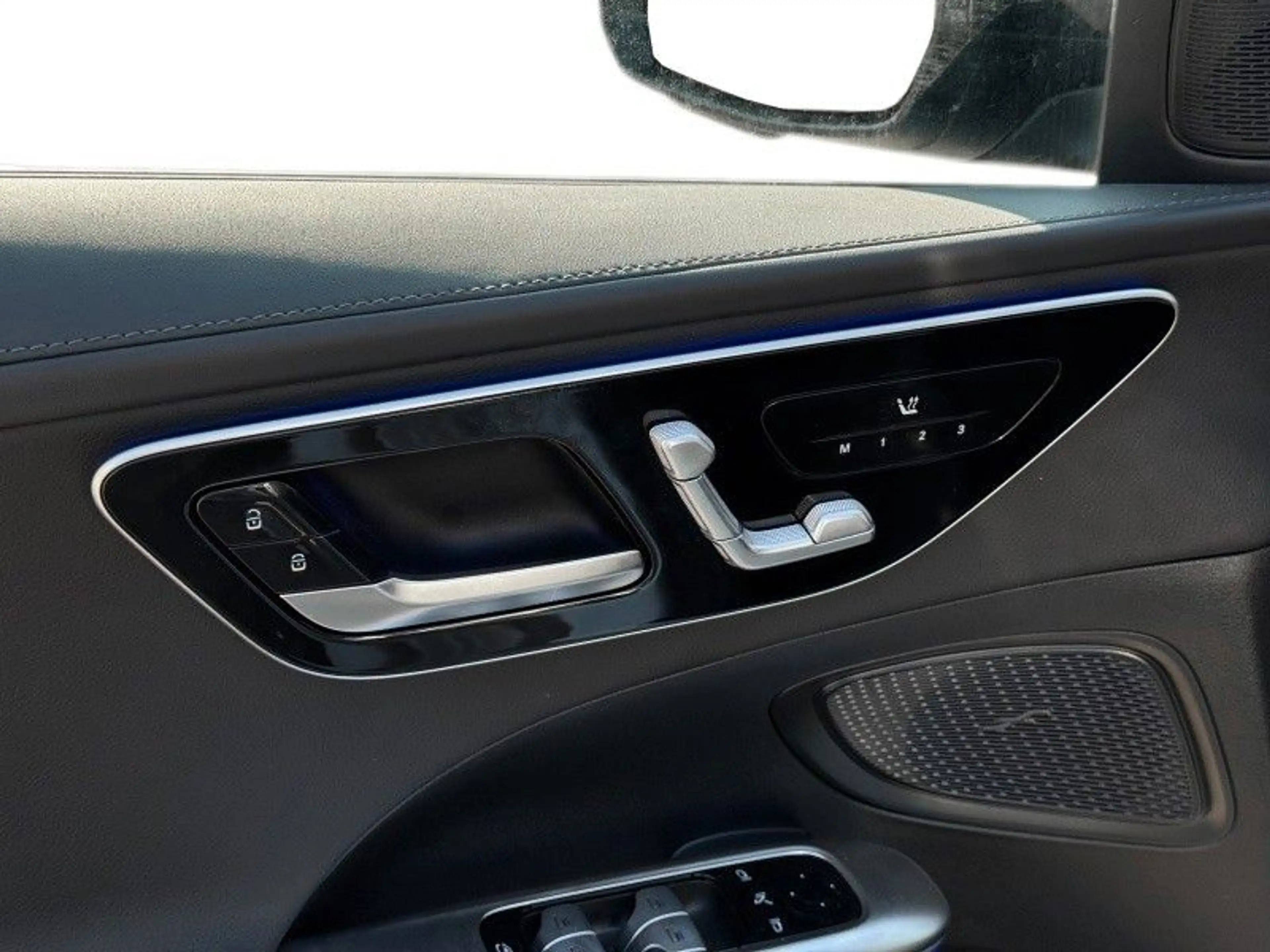 Mercedes-Benz C 220 d AMG Line — photo 21