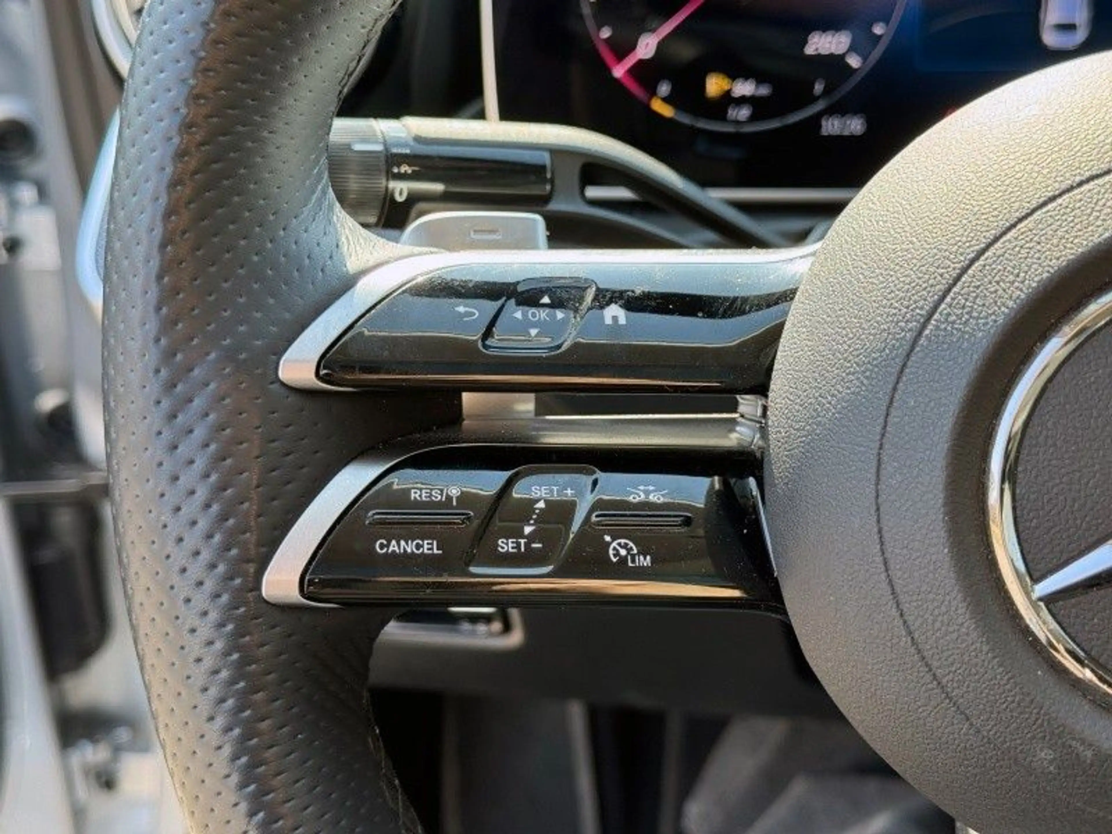 Mercedes-Benz C 220 d AMG Line — photo 14
