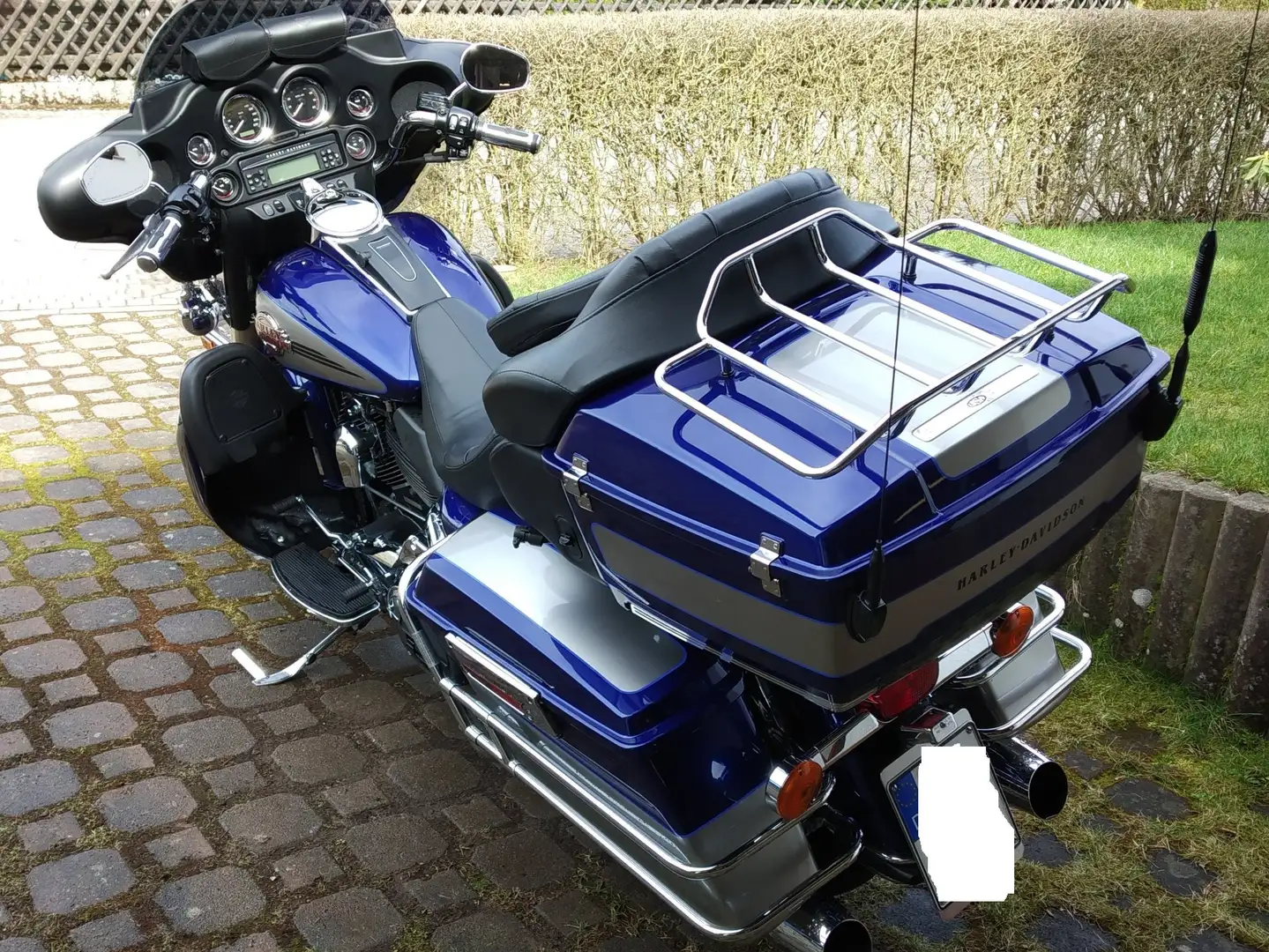 Harley-Davidson Electra Glide FLHTCU Azul - 2
