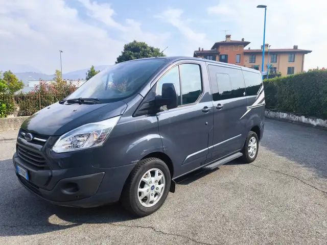 Ford Tourneo Custom FORD CUSTOM 2,2 TDCI- 8 POSTI- TITANUIM