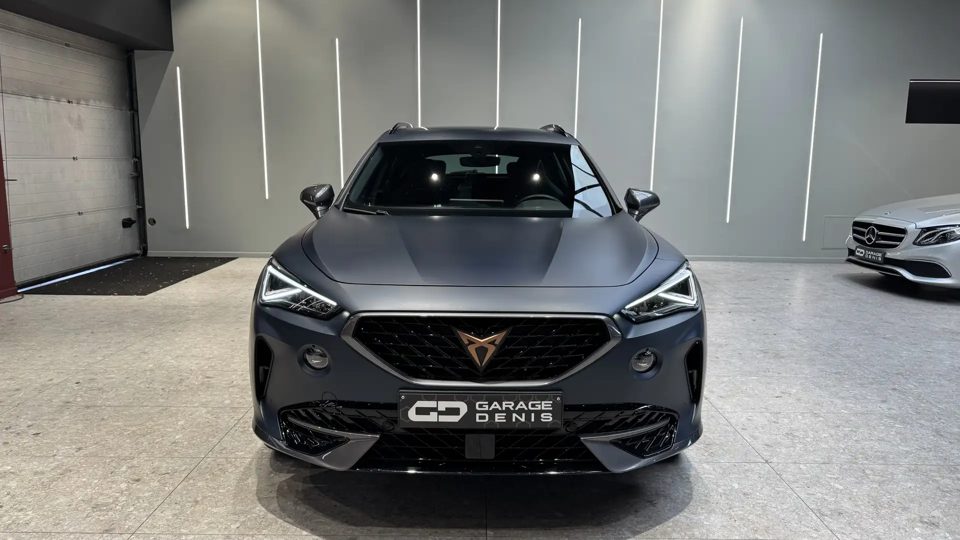 CUPRA Formentor e-Hybrid 1.4 VZ DSG (180 kW)*TOIT-PANO*GPS+CAMERA Blau - 2