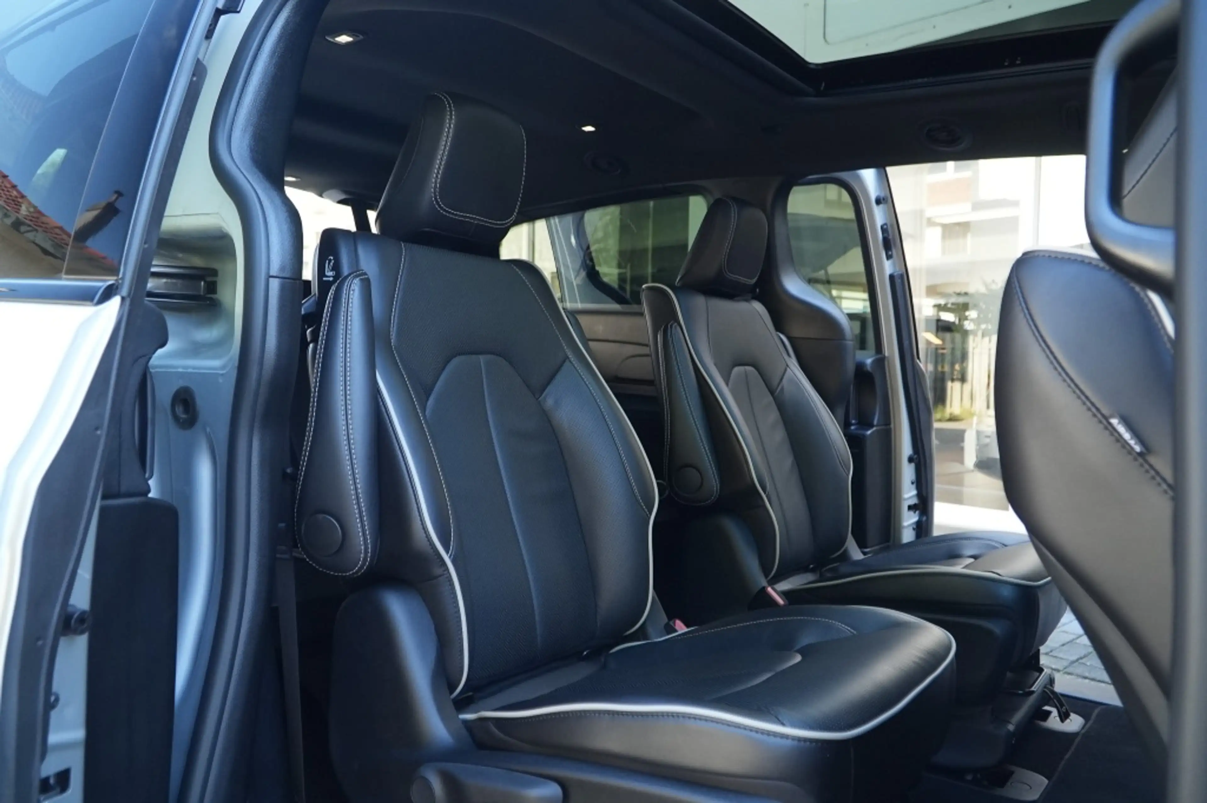 Chrysler Pacifica 3.6 V6 Hybrid S I Pano I ACC I 7-persoons I — photo 16