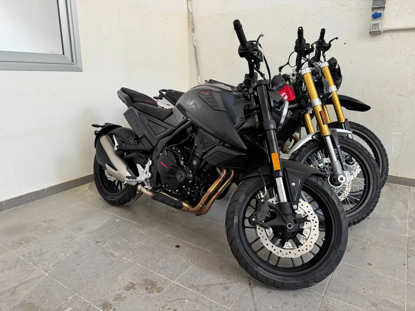 SWM Gran Milano 440 500 (2026) Negro - 1