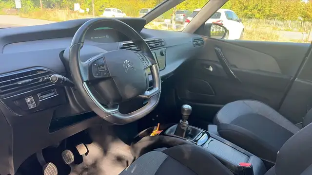 Citroen Grand C4 Picasso view 8