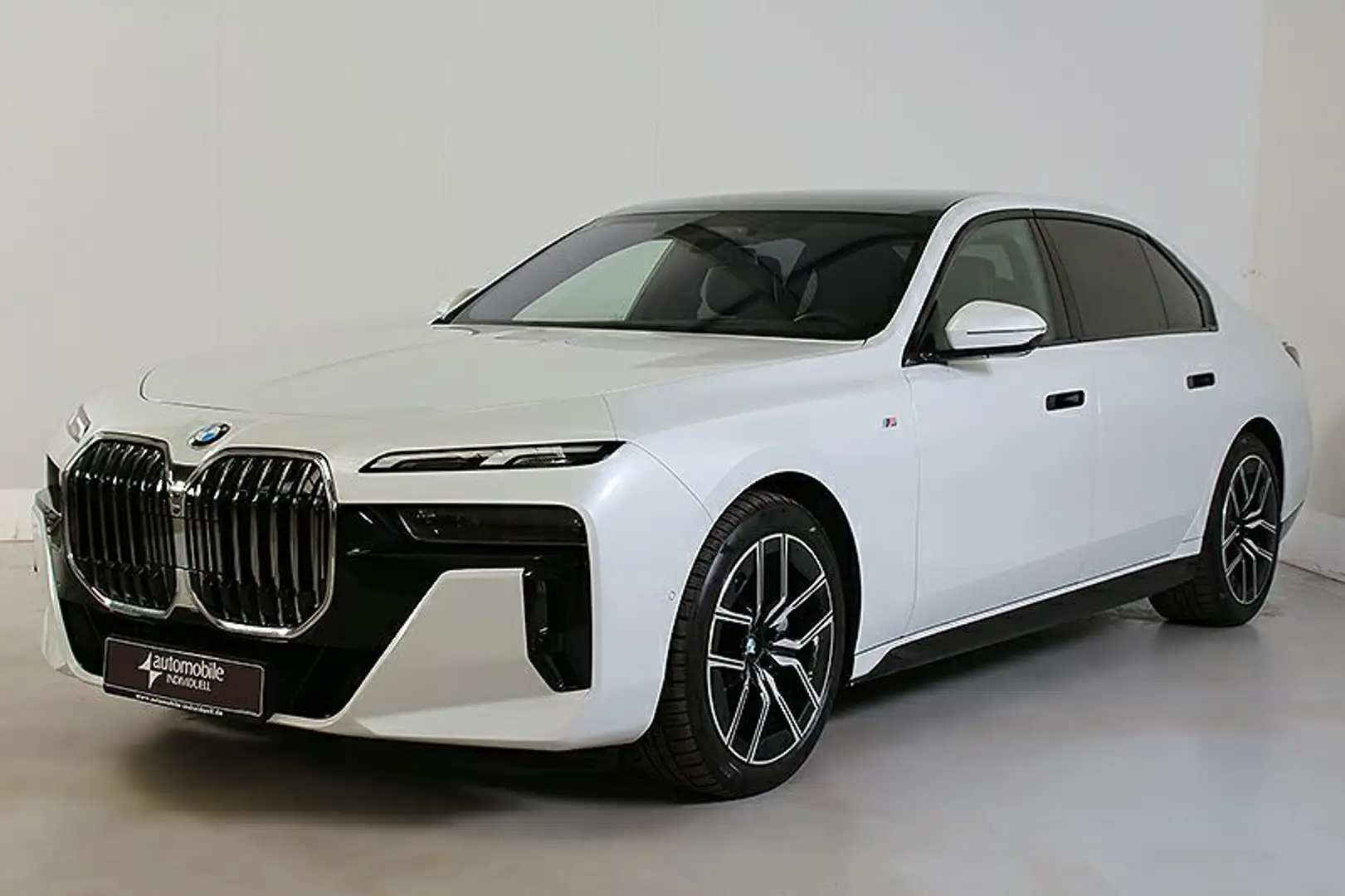 BMW 740 d xDr. M Sport Autob.asst. ACC Panorama Sthz. Alb - 2