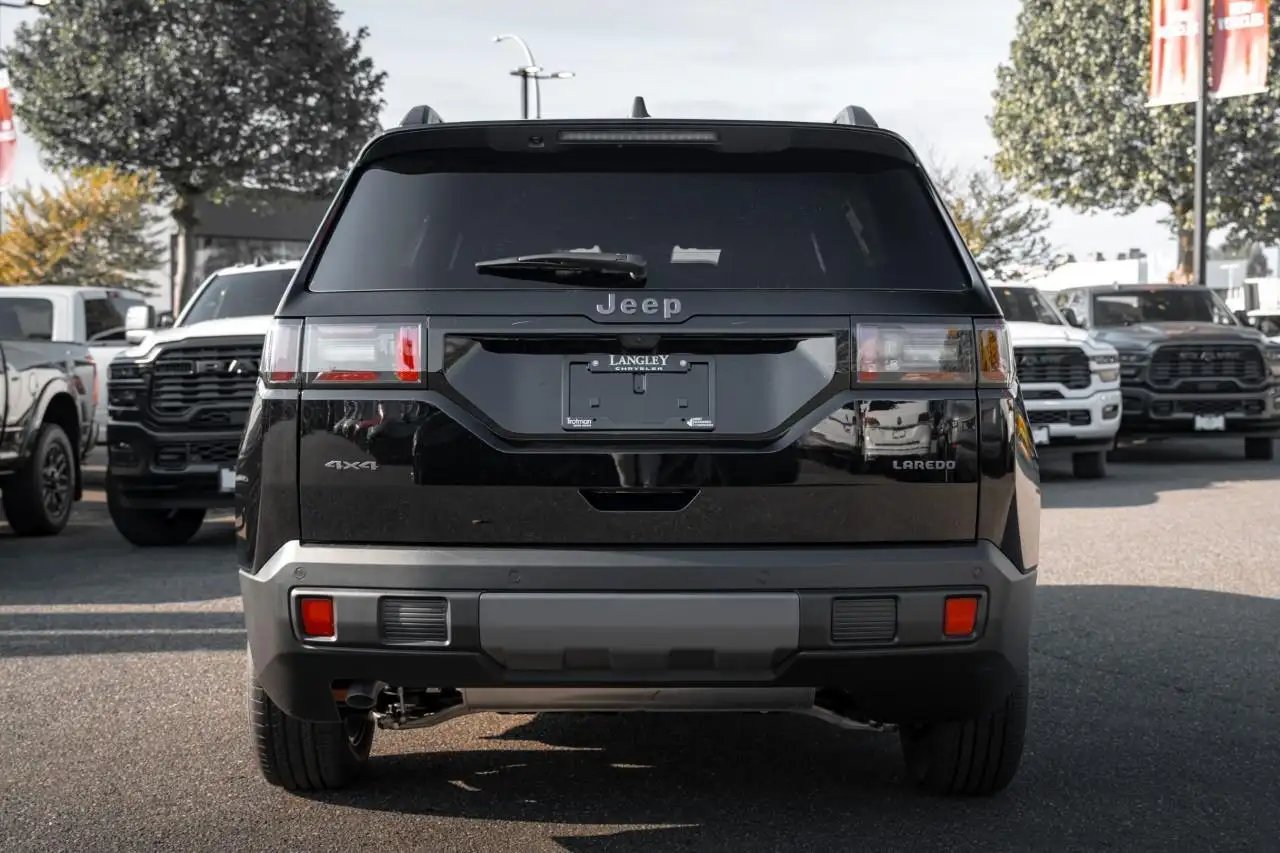 Jeep Cherokee снимка Jeep Cherokee
