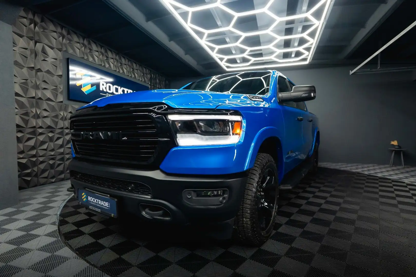 Dodge RAM 5.7 V8 HEMI 4x4 Built to Serve AXLE LOCK LED Bleu - 2