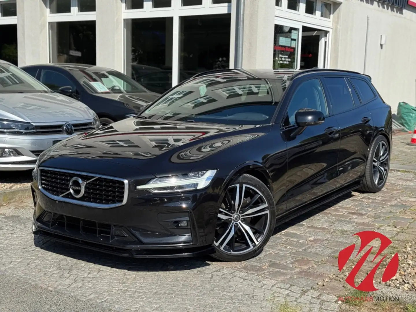 Volvo V60 Kombi R Design D4 EU6d-T Navi Kamera LED El. Heckk Noir - 2