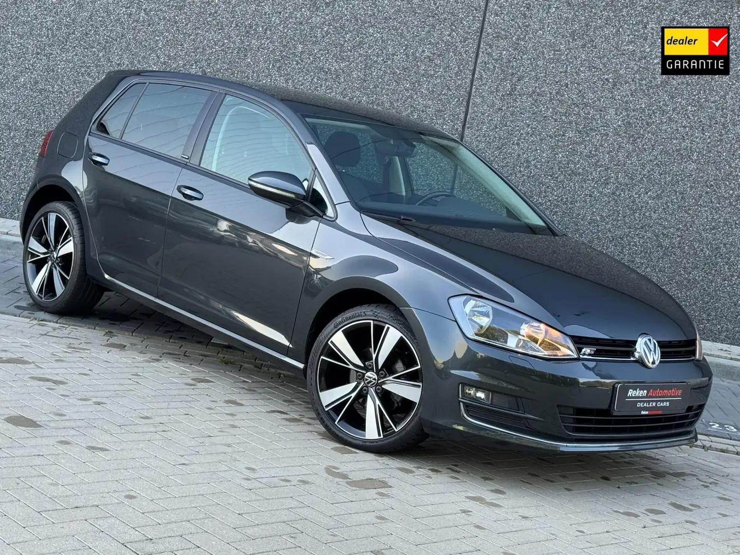 Volkswagen Golf 1.2 TSI Edition R line Automaat Navi Clima Cruise Gris - 1