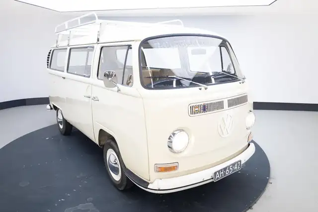Volkswagen VW T2 view 4