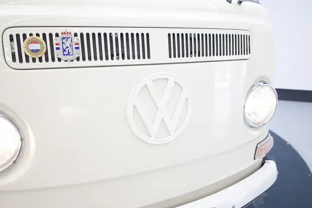 Volkswagen VW T2 view 5