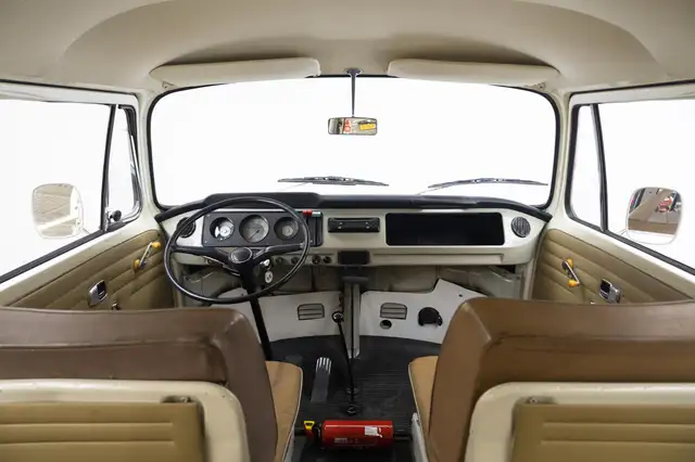 Volkswagen VW T2 view 7