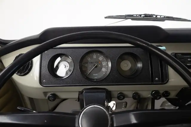 Volkswagen VW T2 view 18