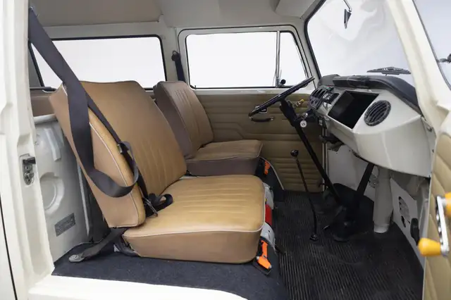 Volkswagen VW T2 view 8
