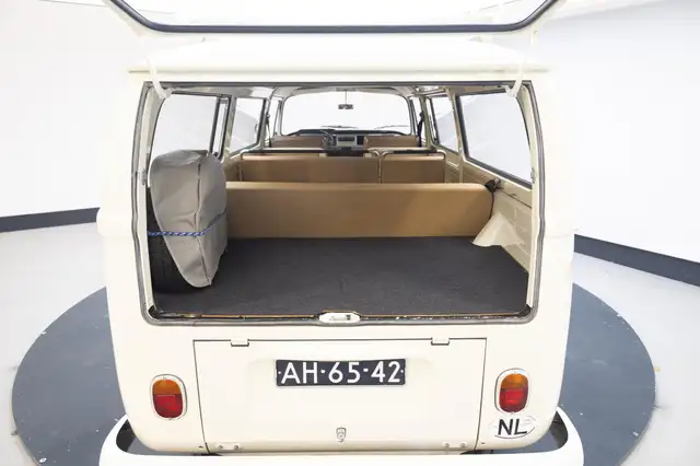 Volkswagen VW T2 view 25