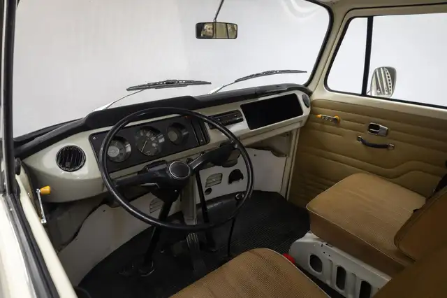 Volkswagen VW T2 view 11