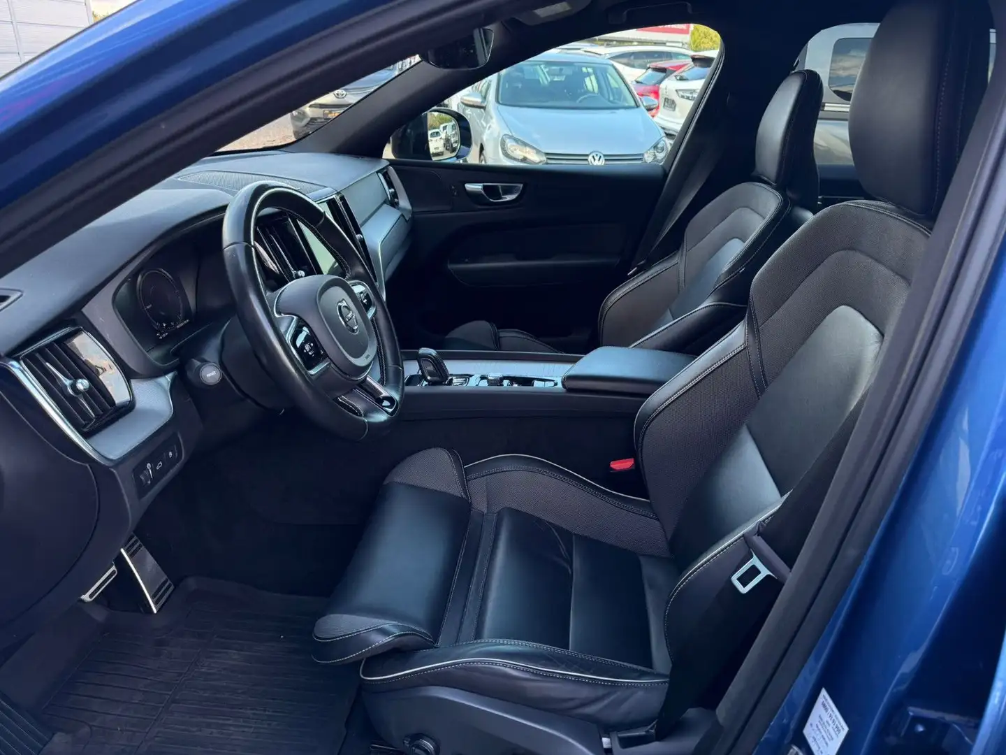 Volvo XC60 XC60 R Design Recharge Plug-In Hybrid AWD Blau - 2