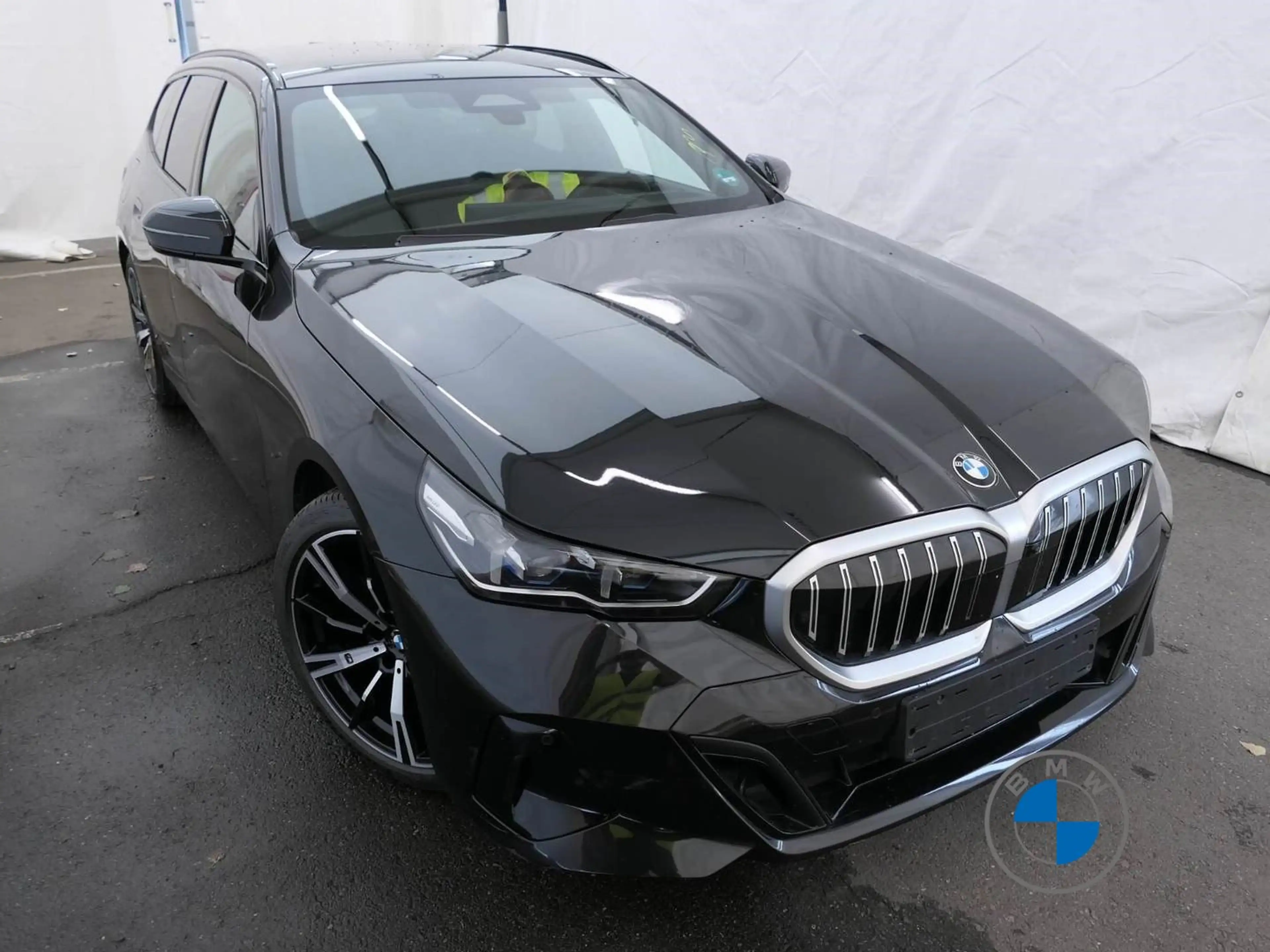 BMW 520 d xDrive xDrive M Sport 20" AHK Sitzbelüft. H/K — photo 3