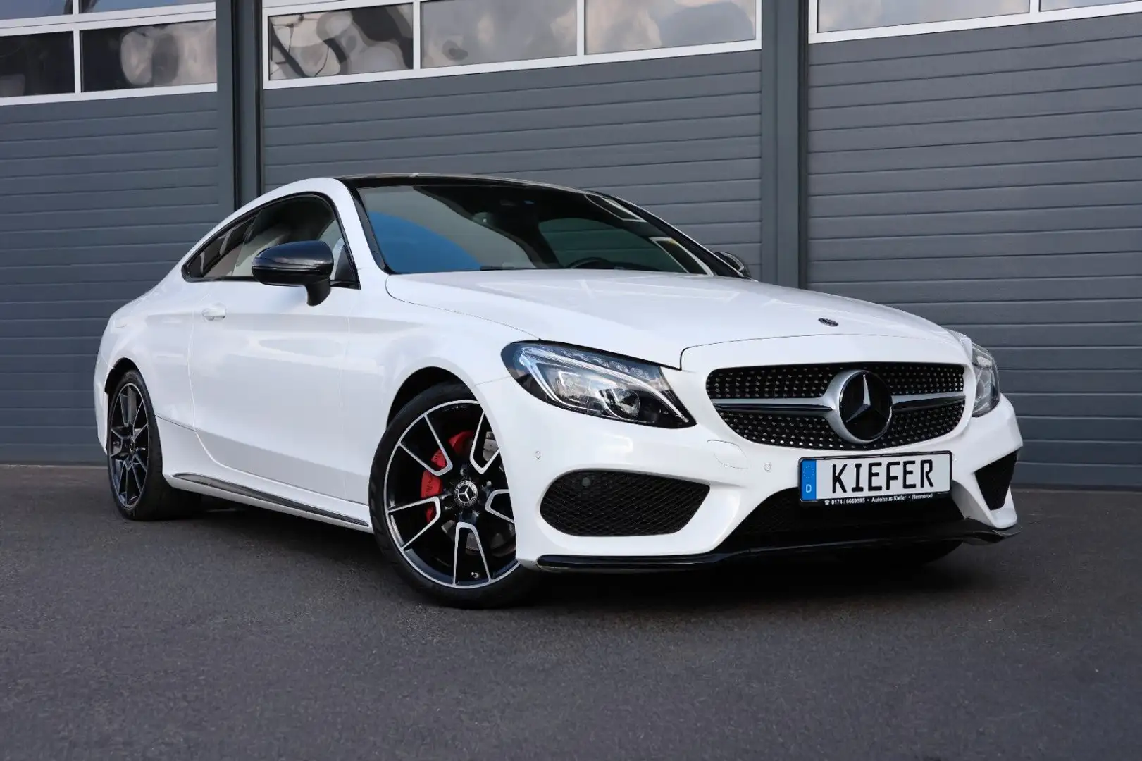 Mercedes-Benz C 220 d AMG Line/LED/PANO/BremsAssist/Ambient/R19 Weiß - 1