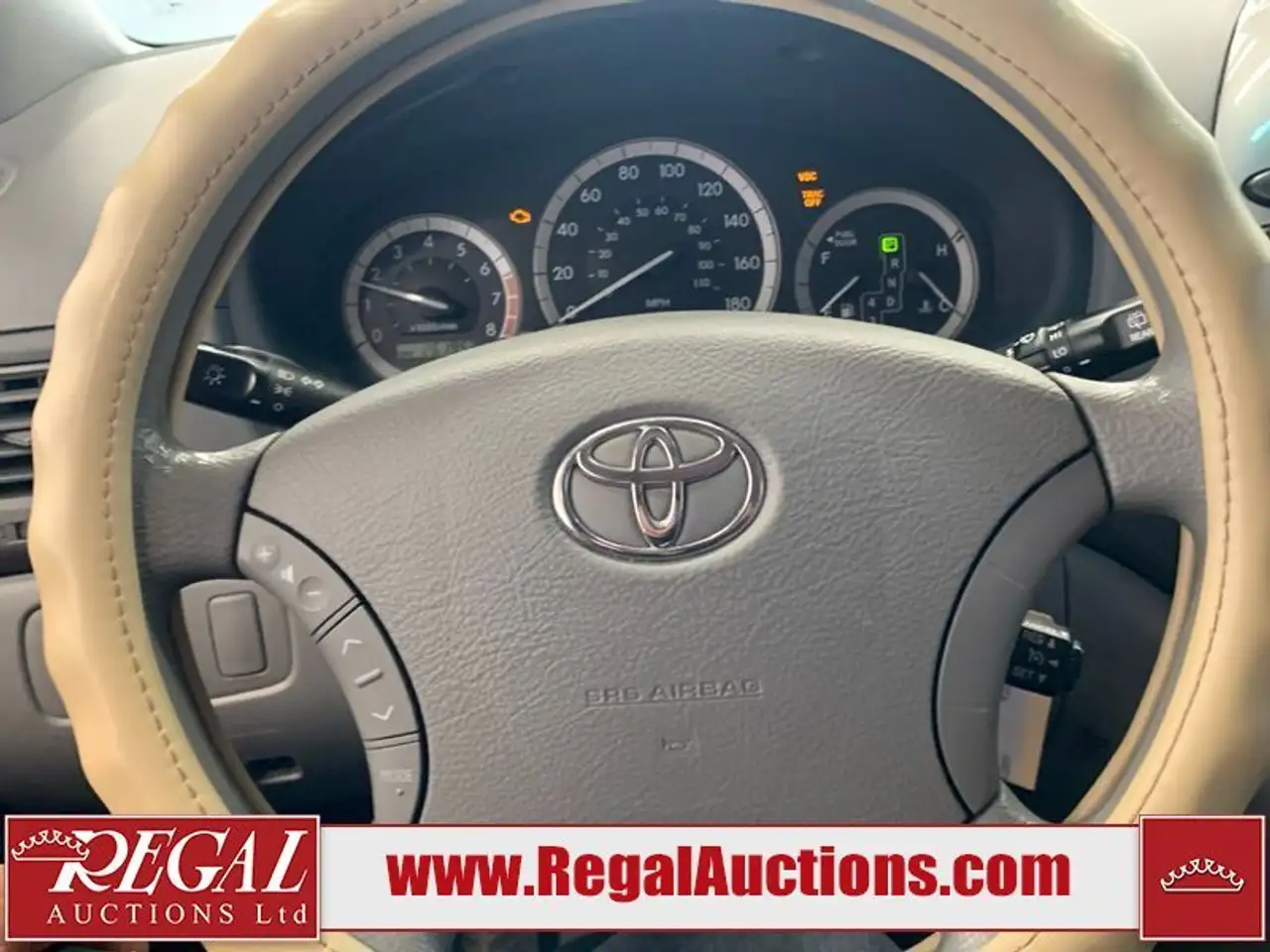 Toyota Sienna снимка Toyota Sienna