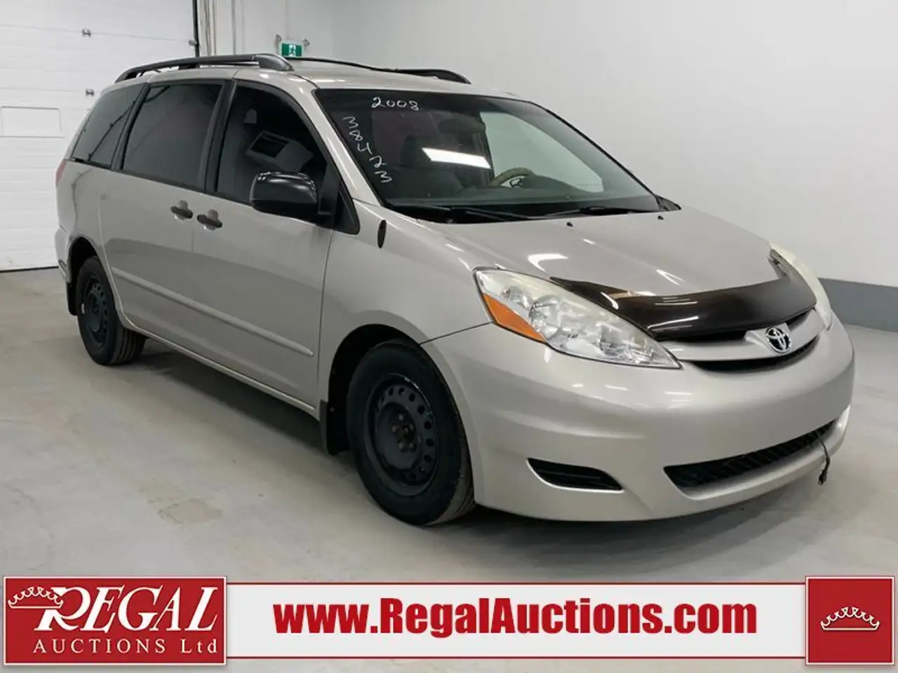 Toyota Sienna снимка Toyota Sienna