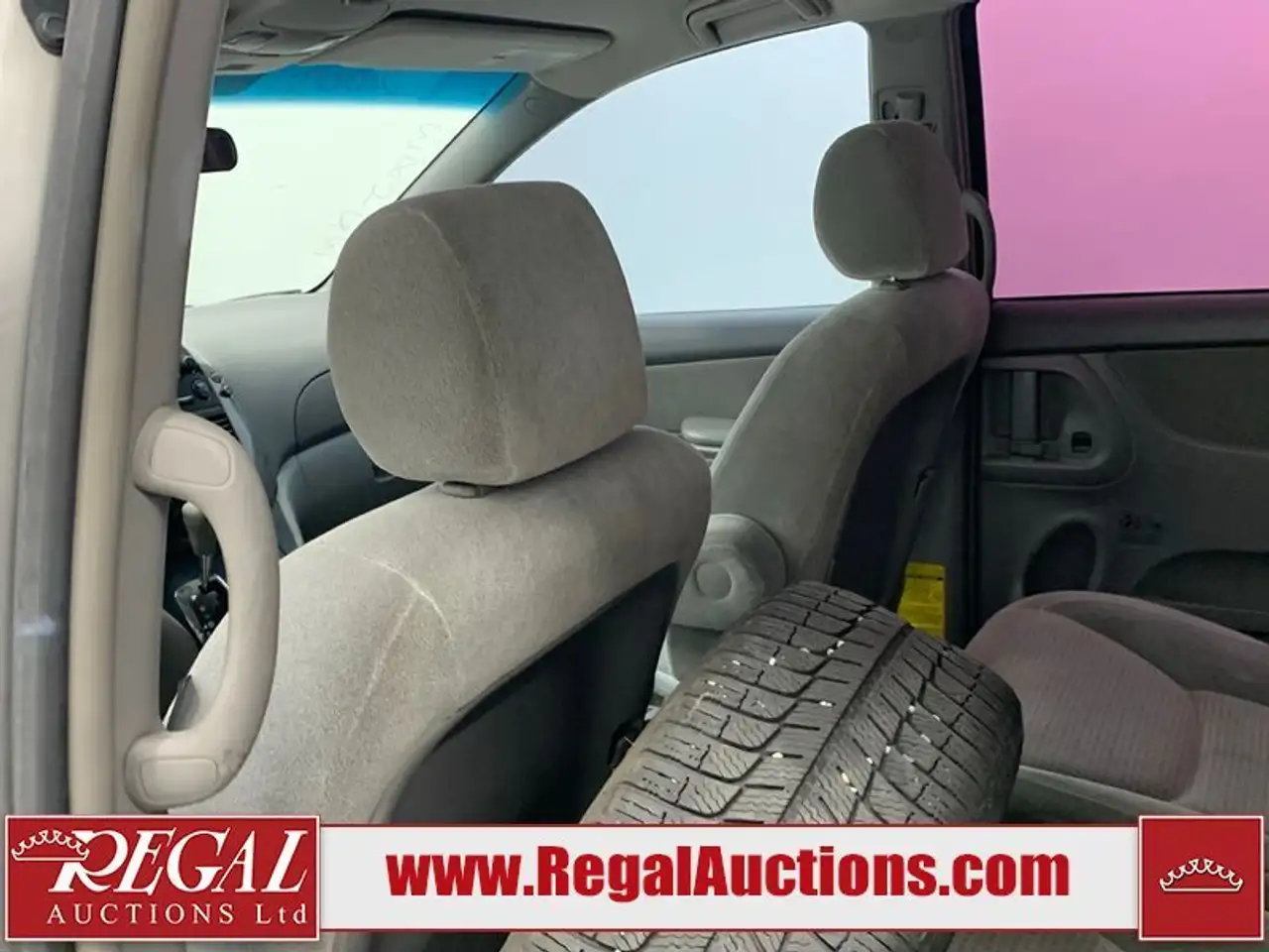 Toyota Sienna снимка Toyota Sienna
