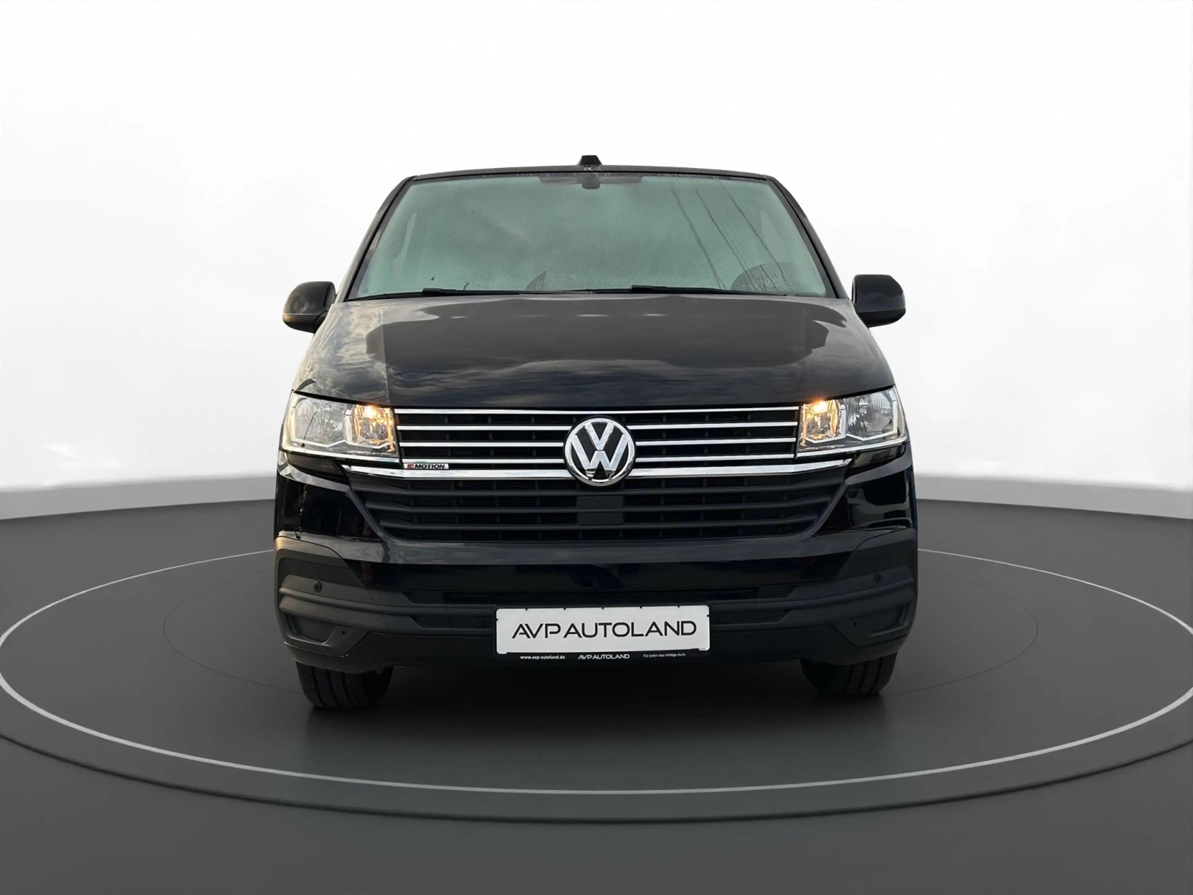 Volkswagen T6.1 Transporter Multivan 4MOTION COMFORTLINE — photo 3