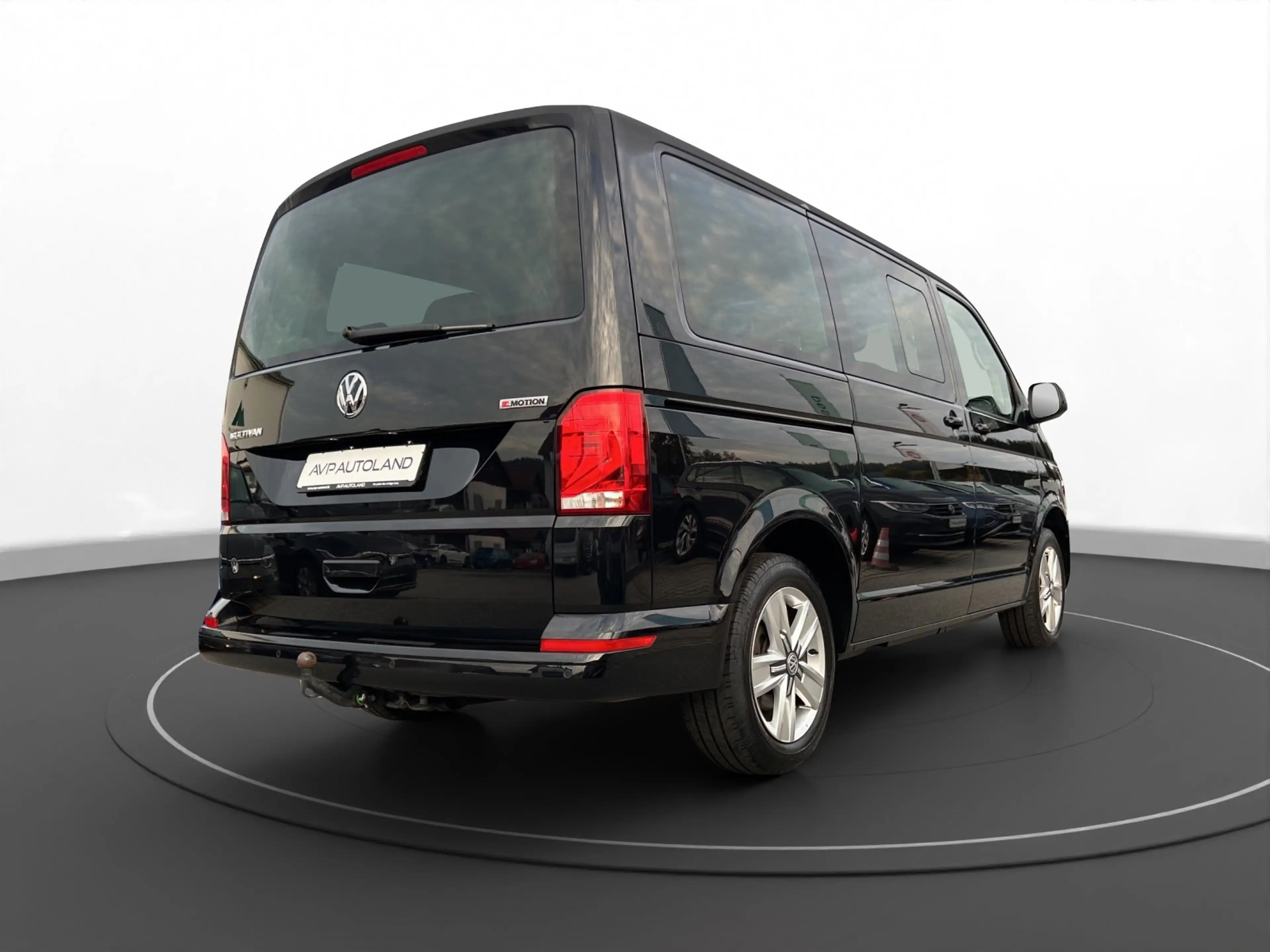 Volkswagen T6.1 Transporter Multivan 4MOTION COMFORTLINE — photo 5