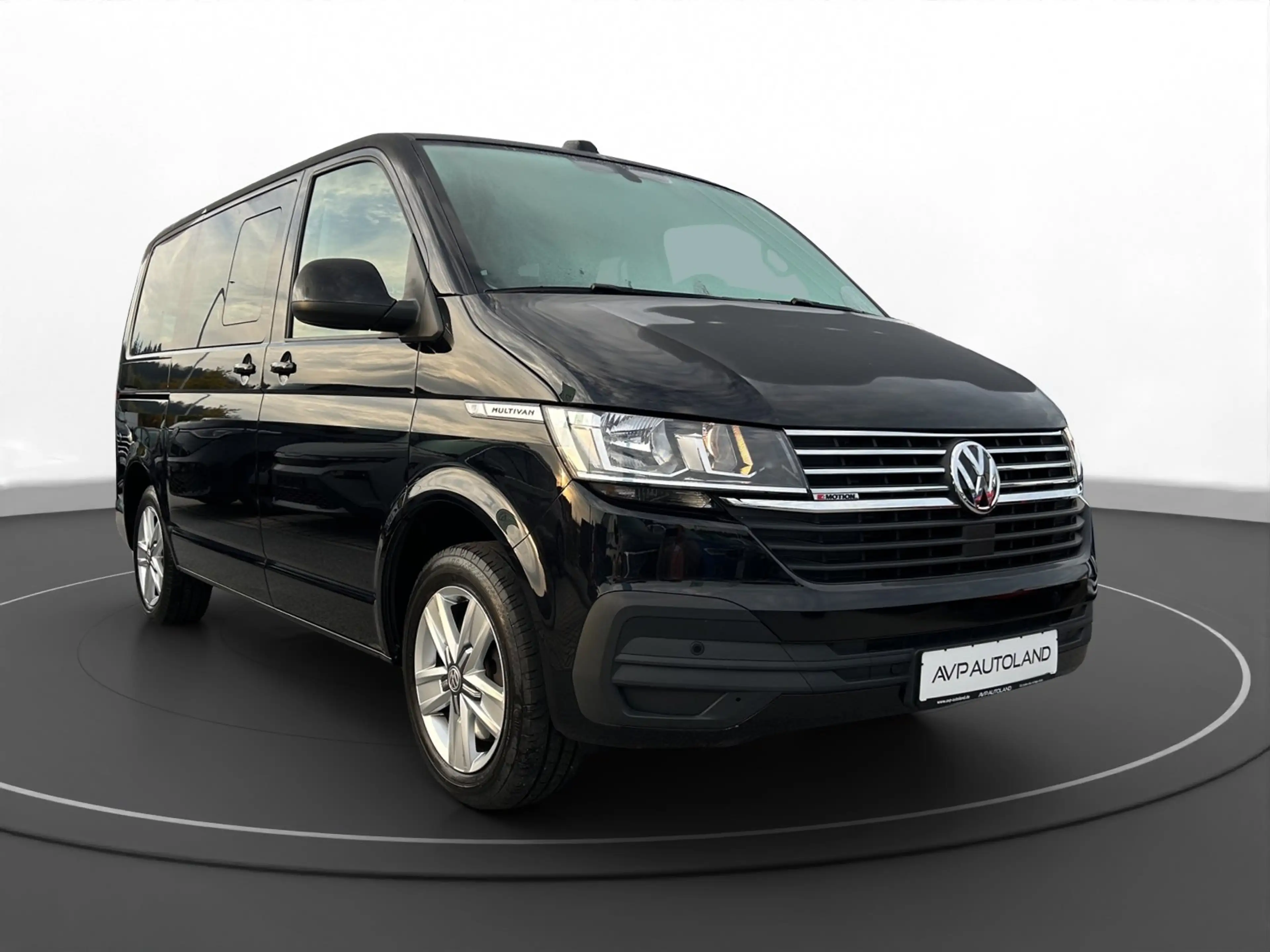 Volkswagen T6.1 Transporter Multivan 4MOTION COMFORTLINE — photo 4
