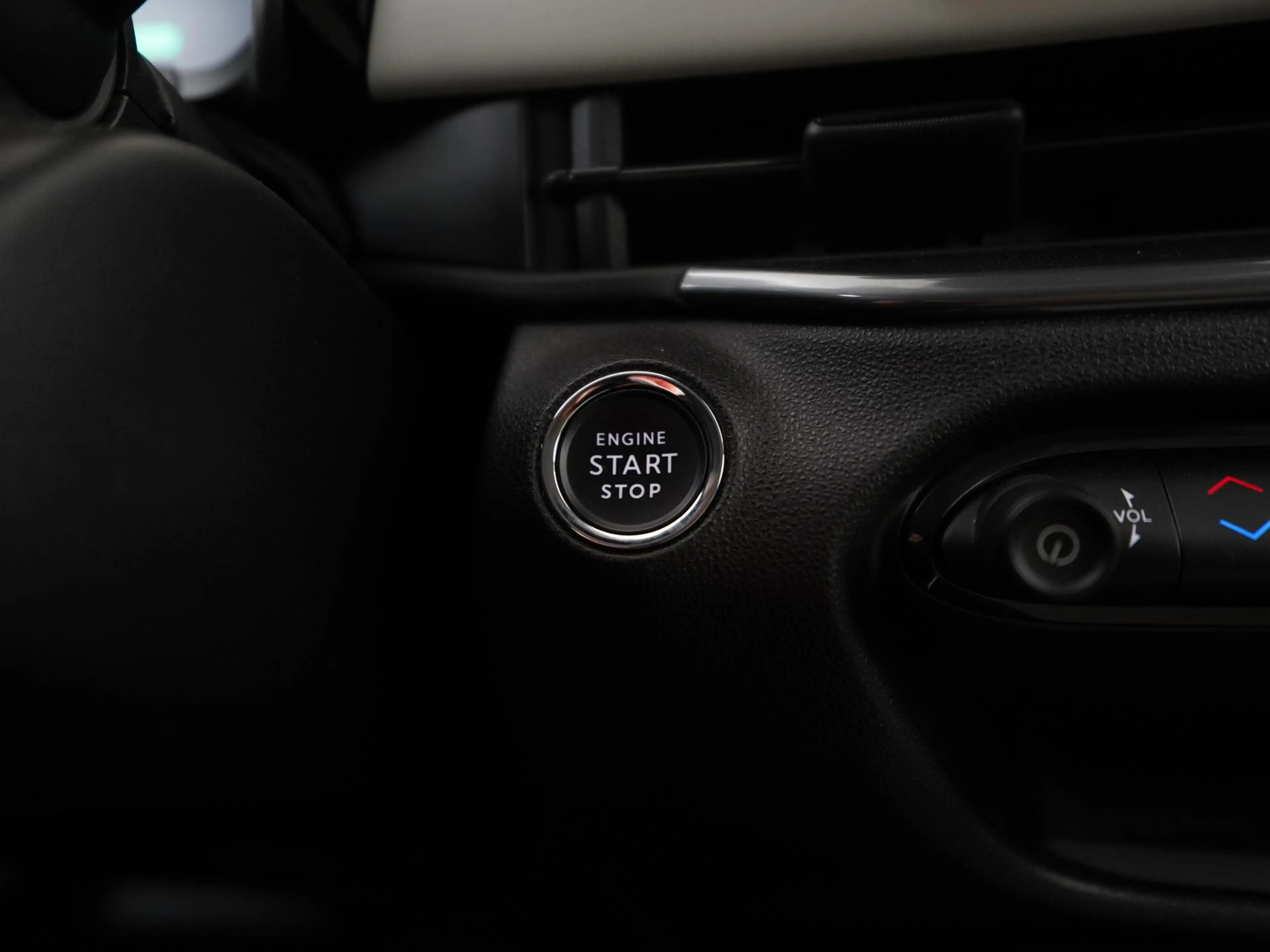 Fiat 600e La Prima 54 kWh | Stoelverwarming | Camera | ACC | — photo 45