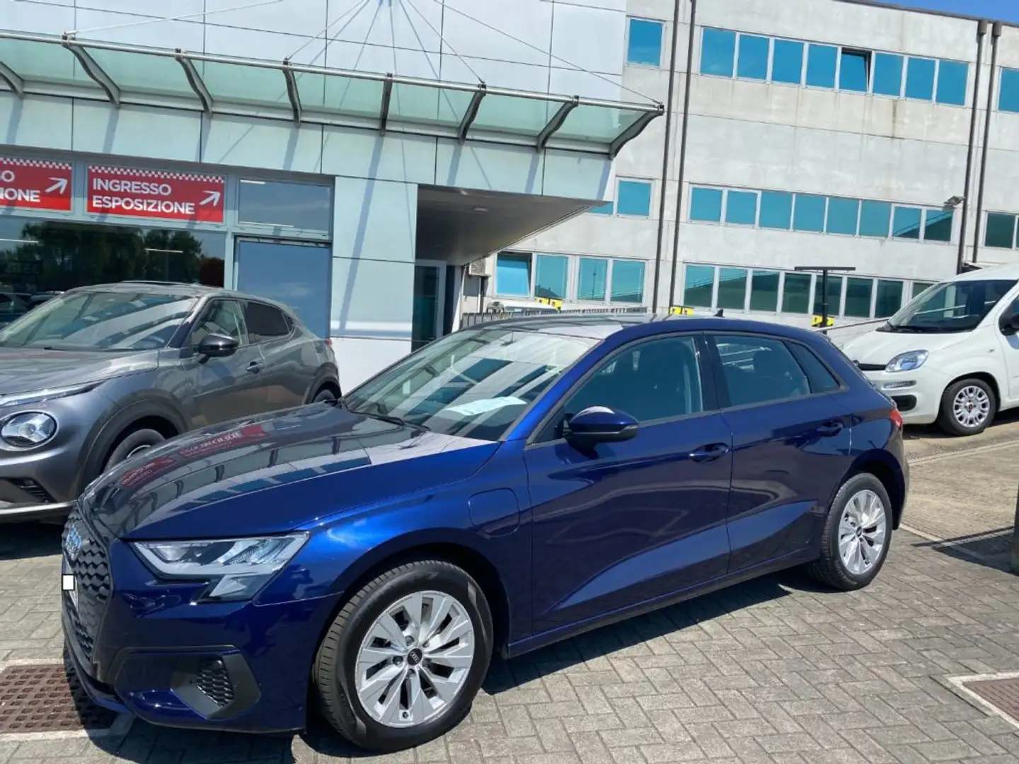 Audi A3 SPB 40 TFSI e S tronic Business Advanced plug in Blu/Azzurro - 2